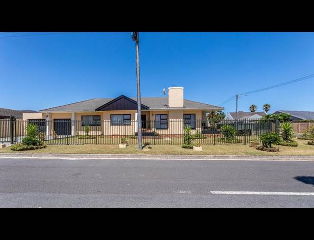 3 BEDROOM HOUSE FOR SALE IN MONTE VISTA